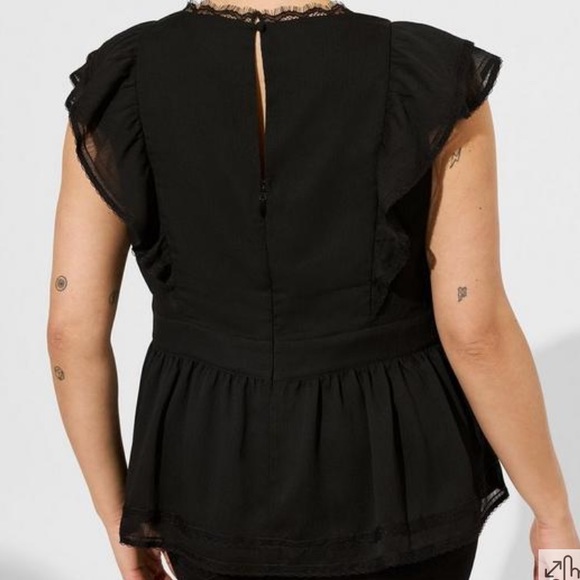 Torrid Crinkle Chiffon Peplum Lace Ruffle Sleeve Top size 3x - Picture 2 of 4